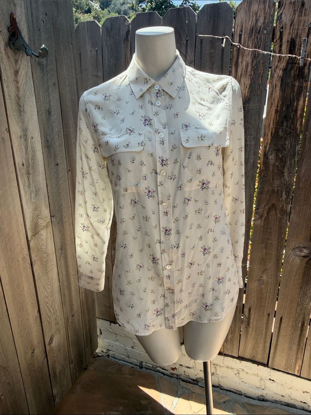 Equipment Cream Floral silk Button-Up Blouse size XS